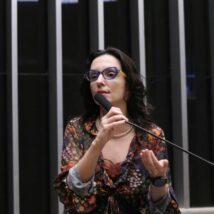 A deputada federal Ana Pimentel (PT-MG), autora do PL da misoginia digital, que traz como definição de mulher “toda pessoa que se identifica e se reconhece no gênero feminino, inclusive mulheres trans, travestis e pessoas não binárias que assim se identifiquem” Imagem referente a matéria