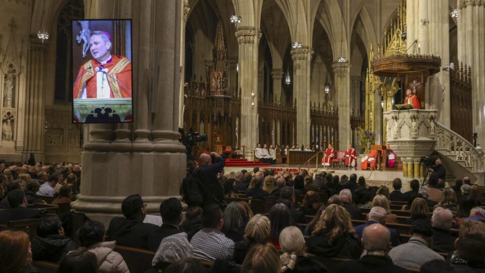 Conversões ao catolicismo crescem nos EUA, puxadas por adultos jovens