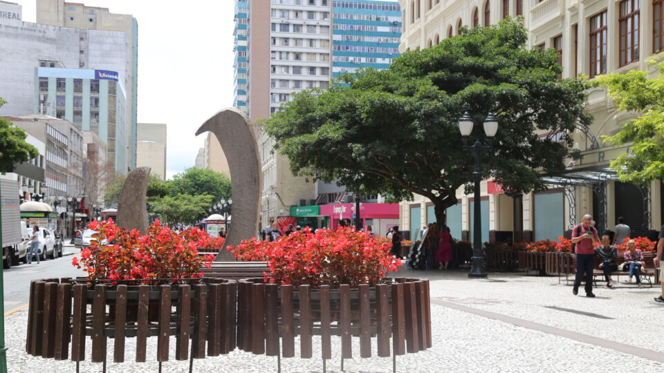 Como o pioneirismo histórico transformou Curitiba em referência de inovação?