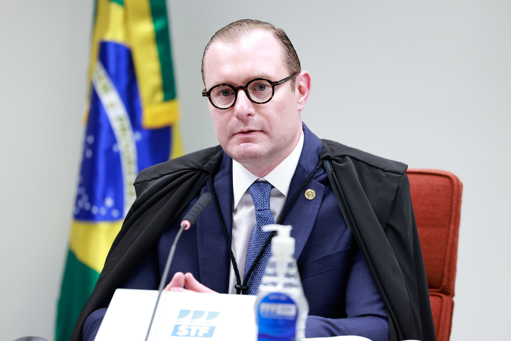 Zanin afirmou que tais comportamentos não são isolados, mas sim “tipos de violência psicológica” contra mulheres.