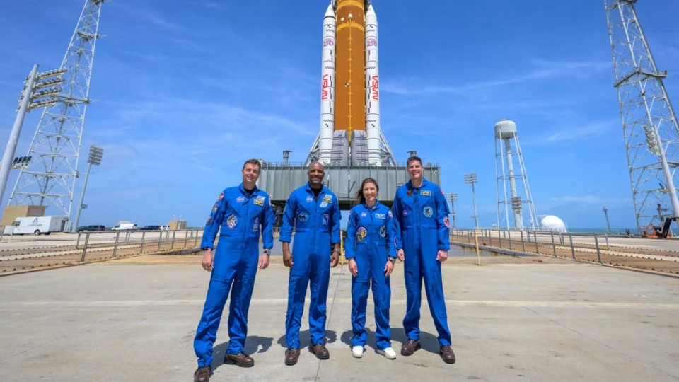 Objetivo da Artemis II é testar as condições para voltar a pisar na Lua.