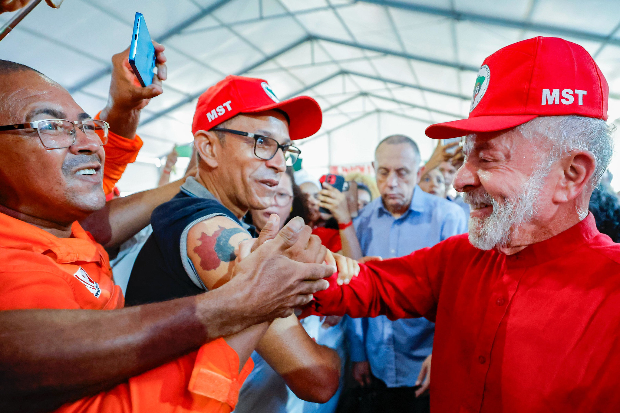 Cooperativa do MST ganha fábrica do governo e já recebeu mais de R$ 7 milhões em recursos federais