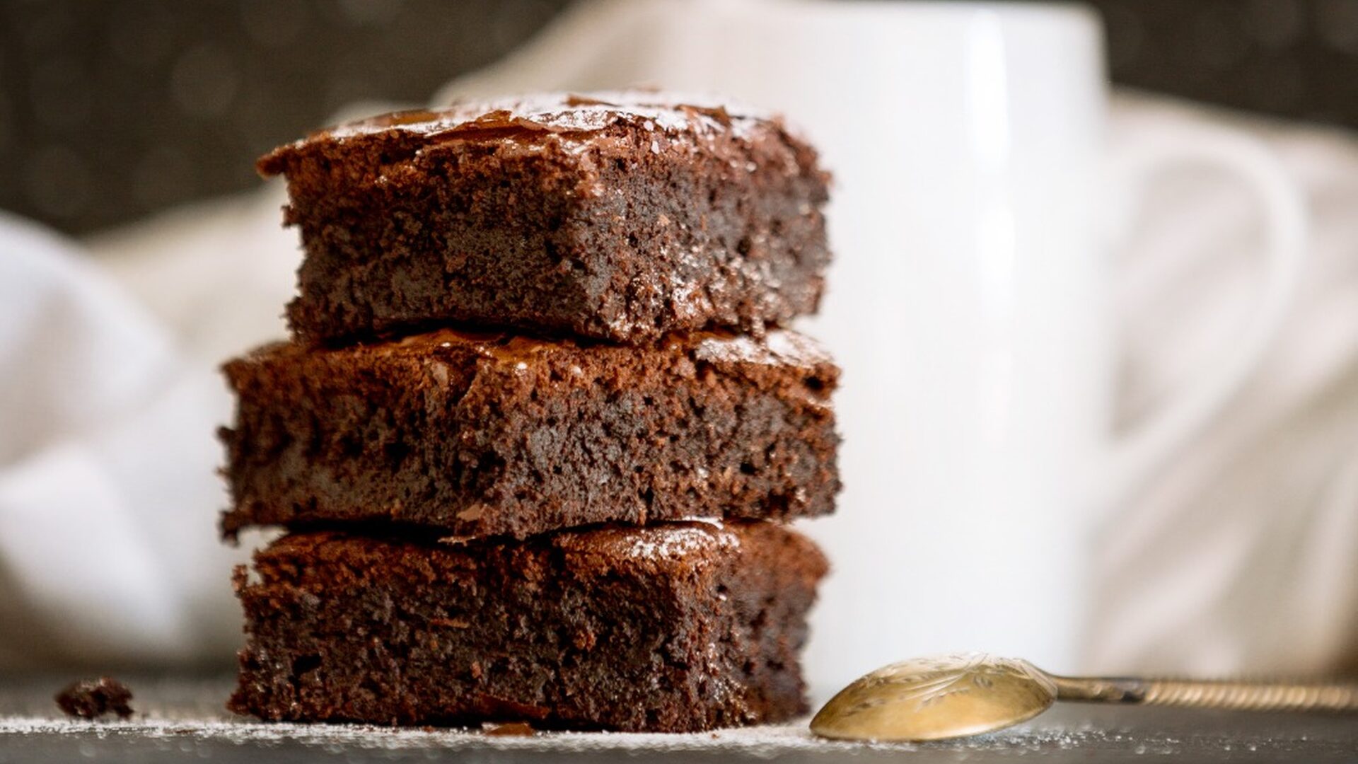 Chocolate que reúne: o brownie é a sobremesa perfeita para transformar a Páscoa em um momento ainda mais especial à mesa.