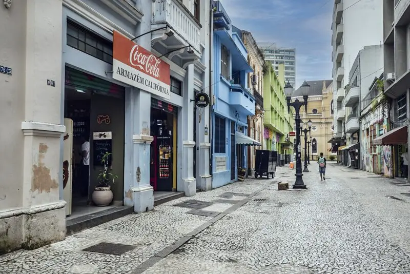 Programa prevê requalificação de imóveis e estímulo a atividades econômicas para aumentar a vitalidade da região central.