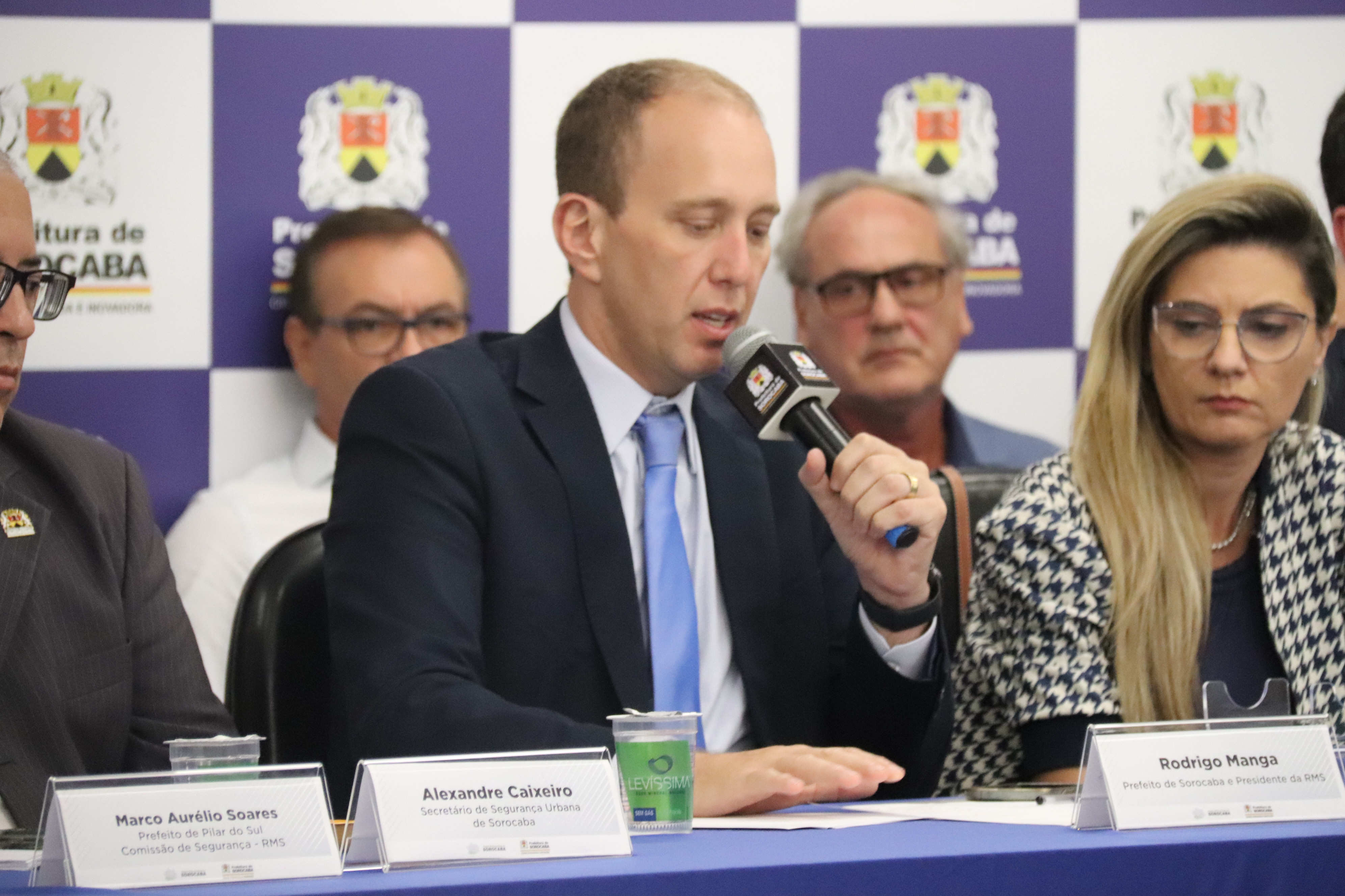 Ministro usou precedente envolvendo Ibaneis Rocha para entender que afastamento não pode ultrapassar 90 dias.