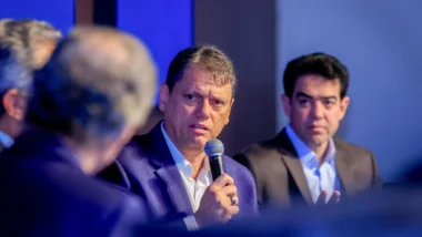 Governador defende que debate inclua discussão sobre produtividade e flexibilidade.