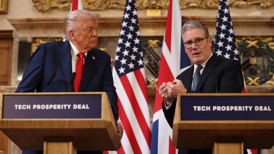 Trump diz que Reino Unido “não tem Marinha”; premiê rebate: “Guerra no Irã não é nossa”