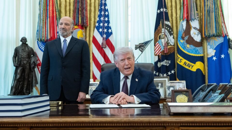 Trump diz que “novo presidente” do Irã pediu cessar-fogo; Teerã nega