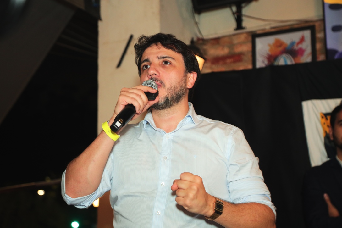 Renan Santos ameaça ex-governadores na corrida à Presidência