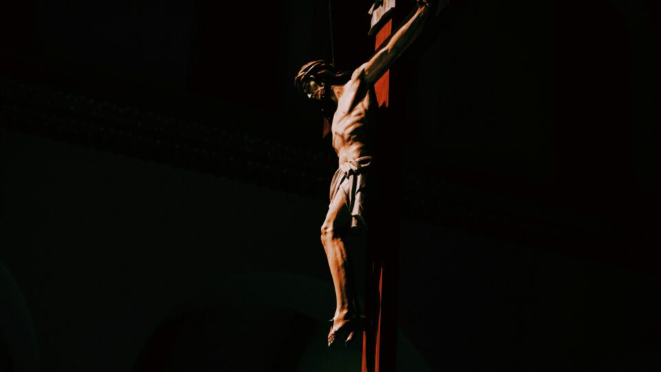 Tríduo Pascal: no silêncio, revela-se a presença de Deus