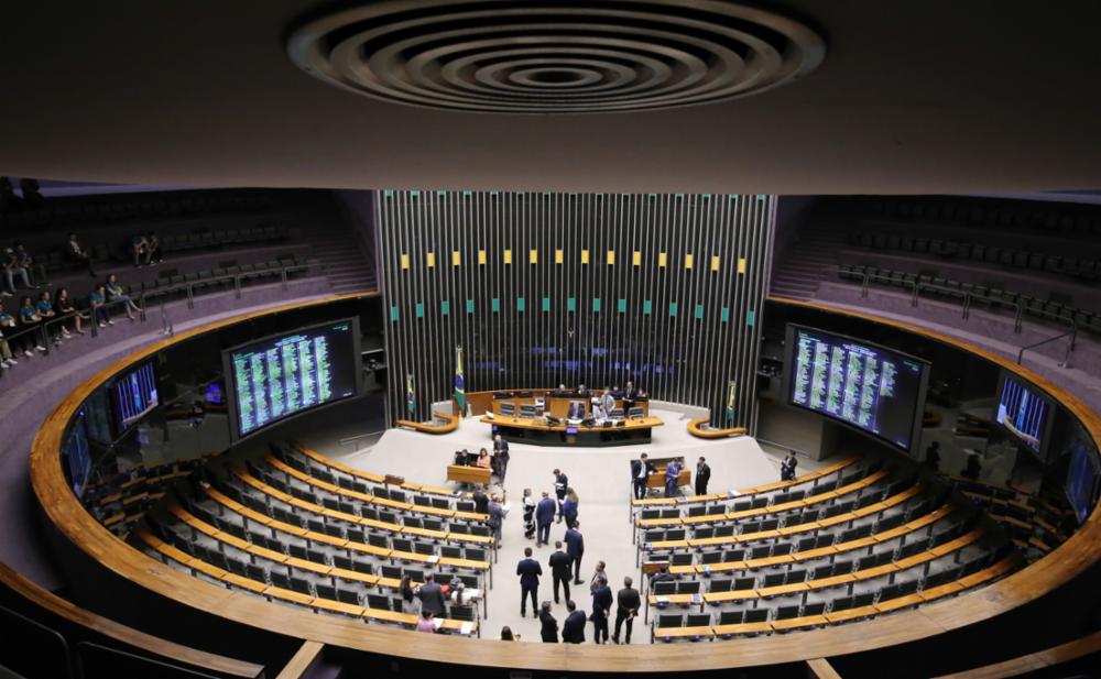 Janela partidária fortalece PL e enfraquece União Brasil