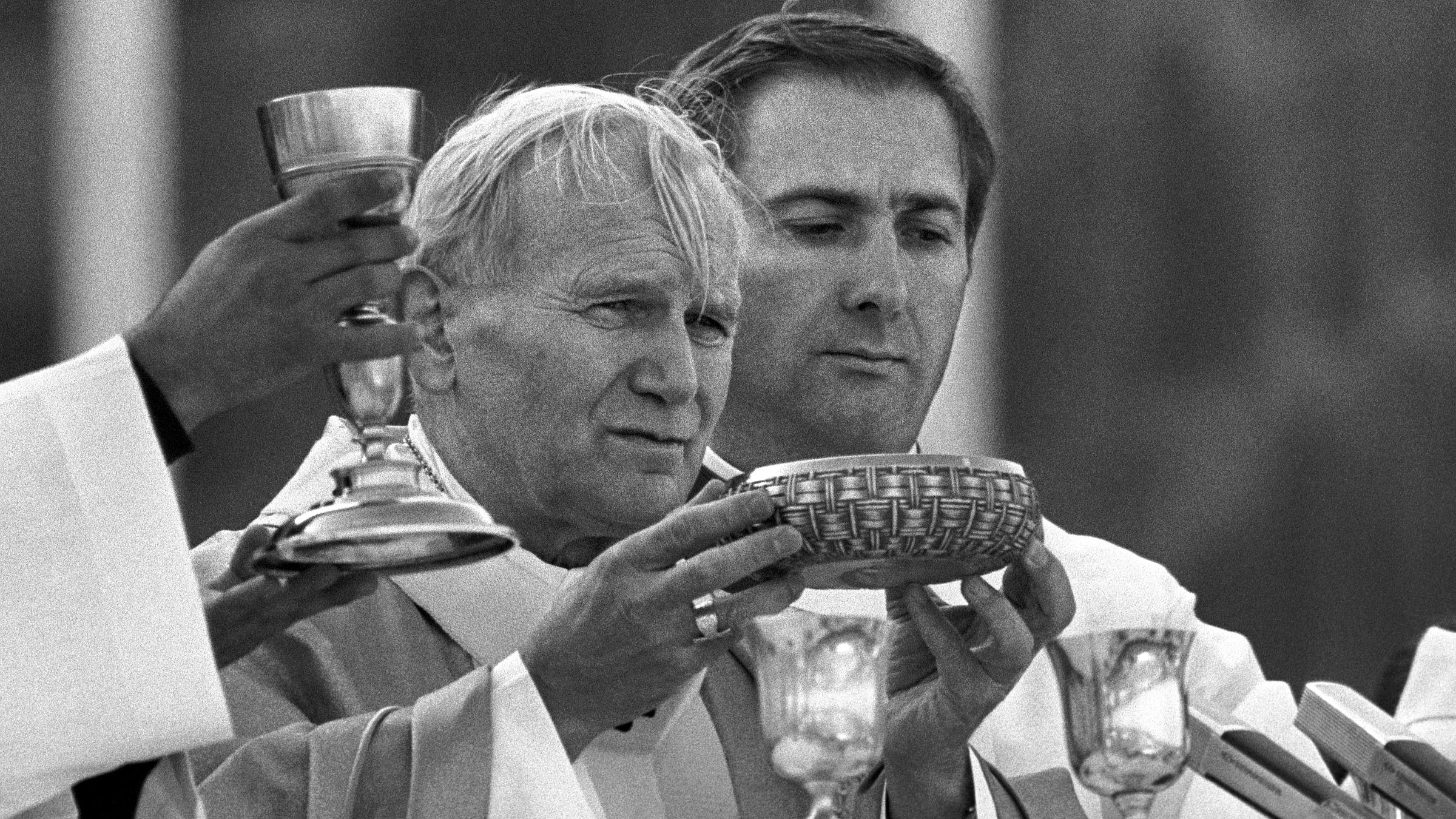 O papa João Paulo II durante visita à Espanha, em 1982.