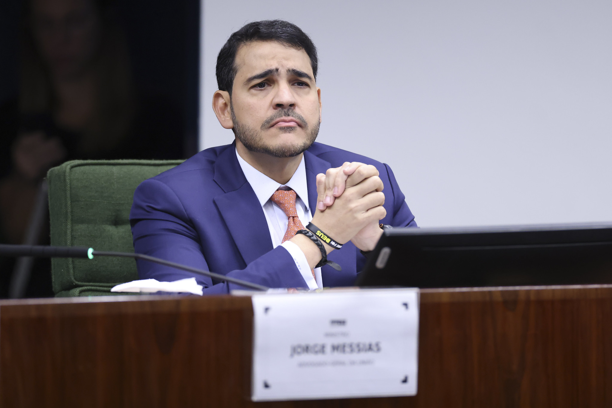 Messias diz ter “absoluta consciência” de que o cargo de ministro do STF exige “respeito absoluto à separação dos Poderes”.