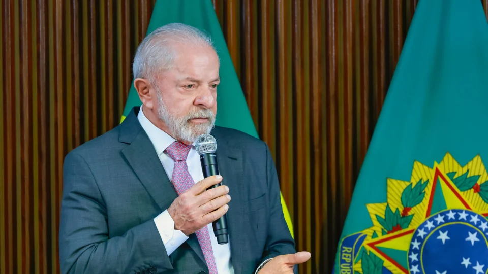 presidente Lula Flávio Bolsonaro pesquisas
