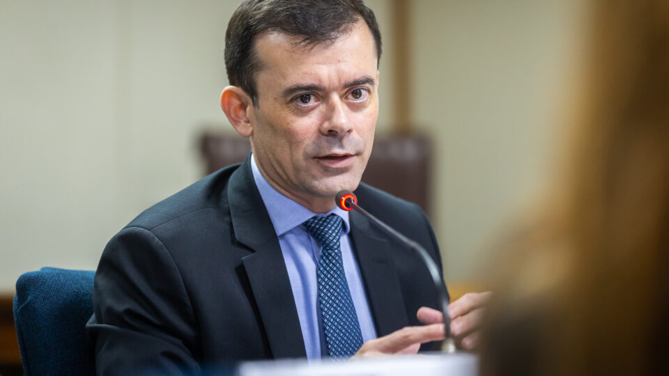 Fazenda vê crise política no RJ como fator de atraso à subvenção do diesel