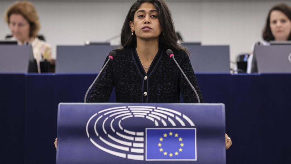 Eurodeputada crítica de Israel e que participou de flotilha com Greta é presa na França