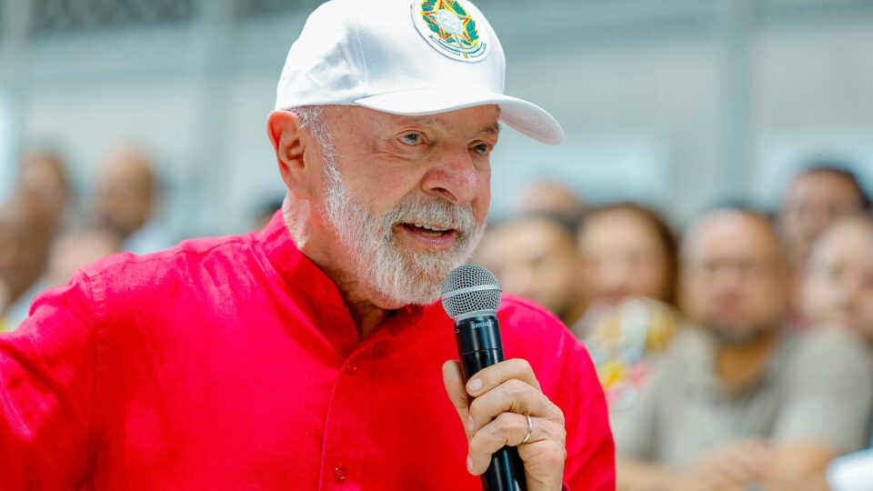 Lula diz que Pix “cria problema” para o dólar e critica relatório dos EUA