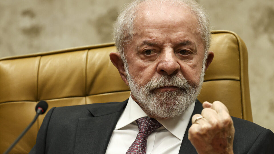 Sem maioria no Senado, Lula diz que senador “pensa que é Deus”