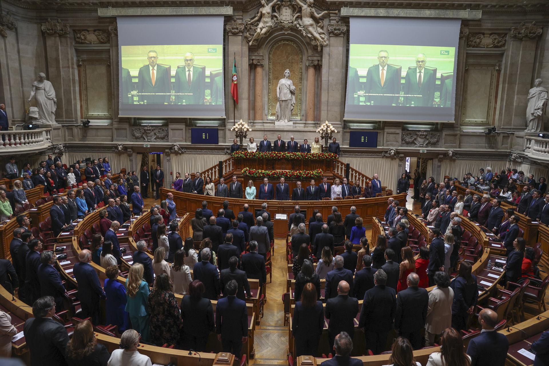 Parlamento de Portugal durante sessão nesta quinta (2).