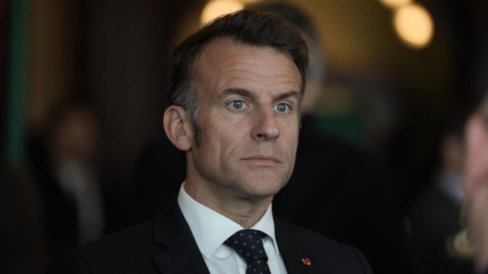 França proíbe realização de evento islâmico em Paris após alerta de terrorismo