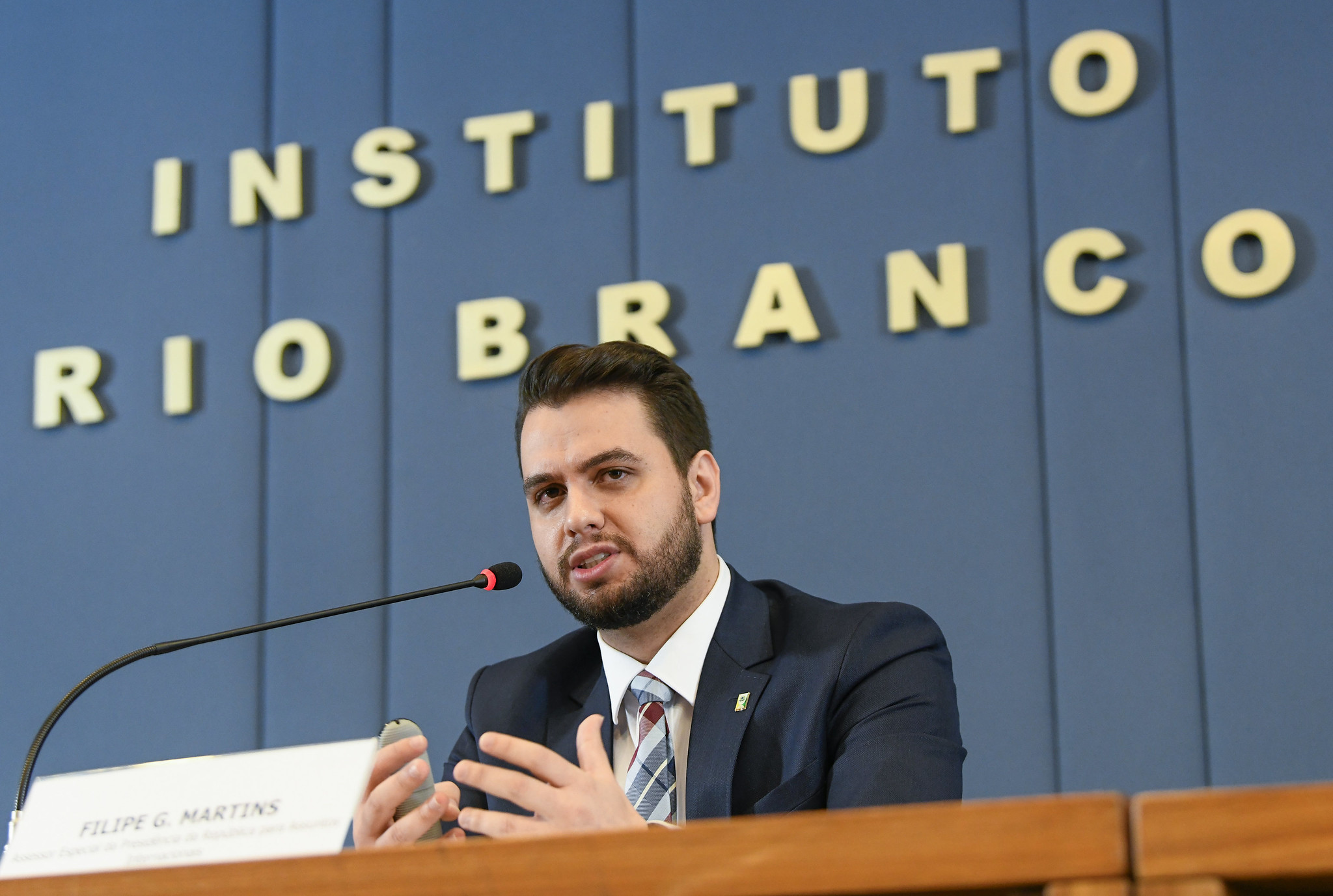 Defesa pede que Filipe Martins volte ao Complexo Médico Penal (CMP) por razões de segurança.