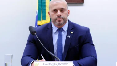 Moraes vota contra flexibilizar regime aberto de Daniel Silveira