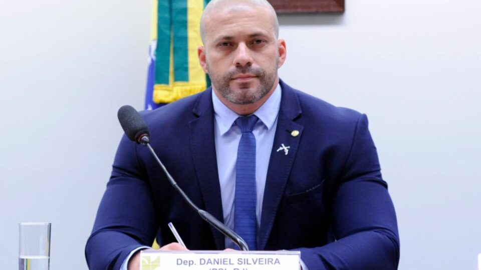 Moraes vota contra flexibilizar regime aberto de Daniel Silveira