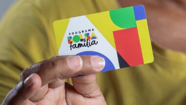 Nove estados brasileiro têm mais beneficiários do Bolsa Família do que trabalhadores com carteira assinada. Imagem referente a matéria