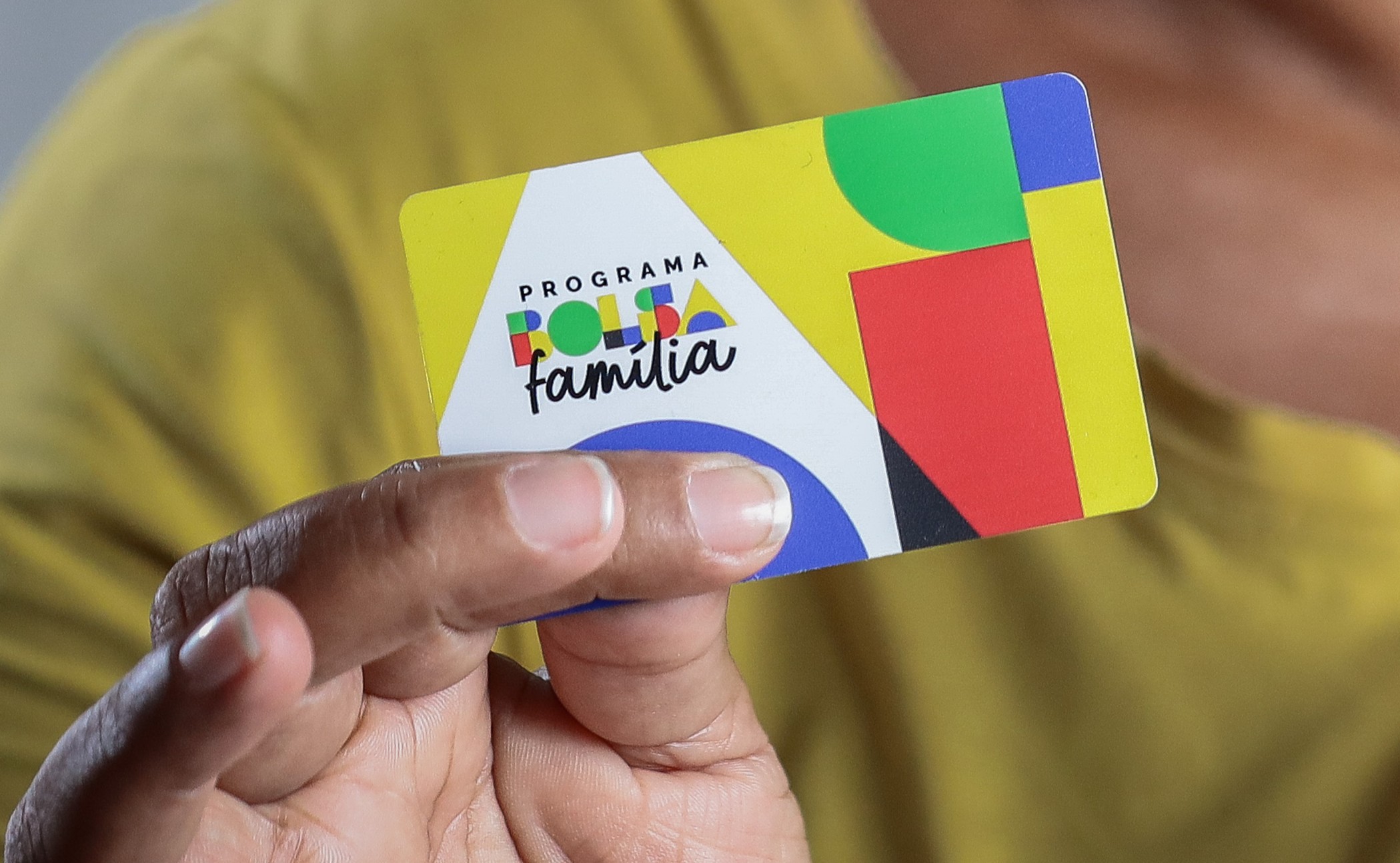 Nove estados brasileiro têm mais beneficiários do Bolsa Família do que trabalhadores com carteira assinada.