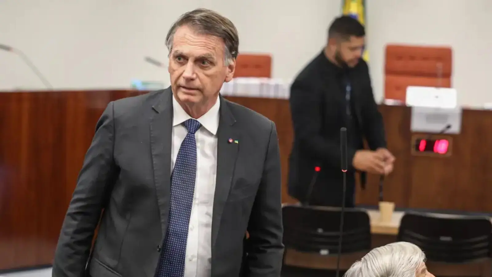 O ex presidente Jair Bolsonaro chegando para depoimento na 1 turma do STF, em junho de 2025.