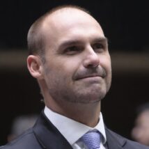 O curioso talento de Eduardo Bolsonaro para transformar eleitores em inimigos EDUARDO BOLSONARO