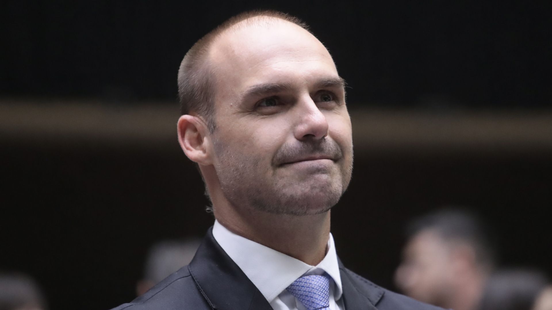 O que Eduardo Bolsonaro pretende com isso?