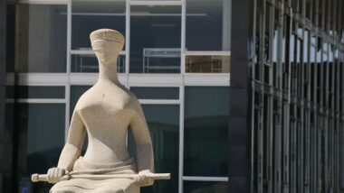 Pesquisa Datafolha mostra percepção de excesso de poder no STF, mas também reconhecimento da Corte como “essencial para democracia”. Imagem referente a matéria