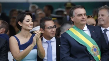 Ao TSE, Eduardo Torres declarou ser fotógrafo e não possuir formação superior.