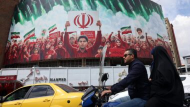 Propaganda do regime islâmico em Teerã, capital iraniana Imagem referente a matéria