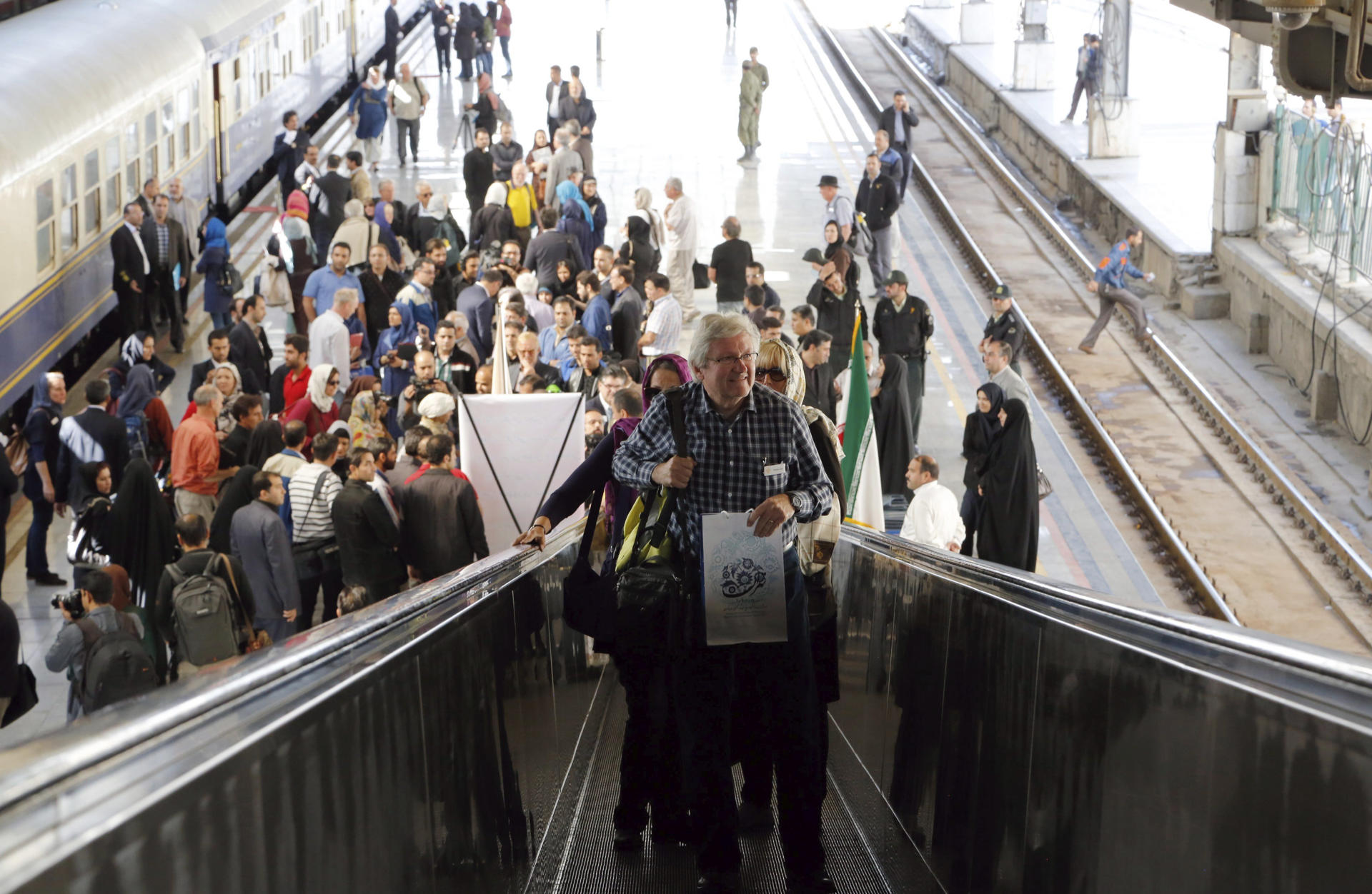 Israel alerta iranianos para não utilizarem trens