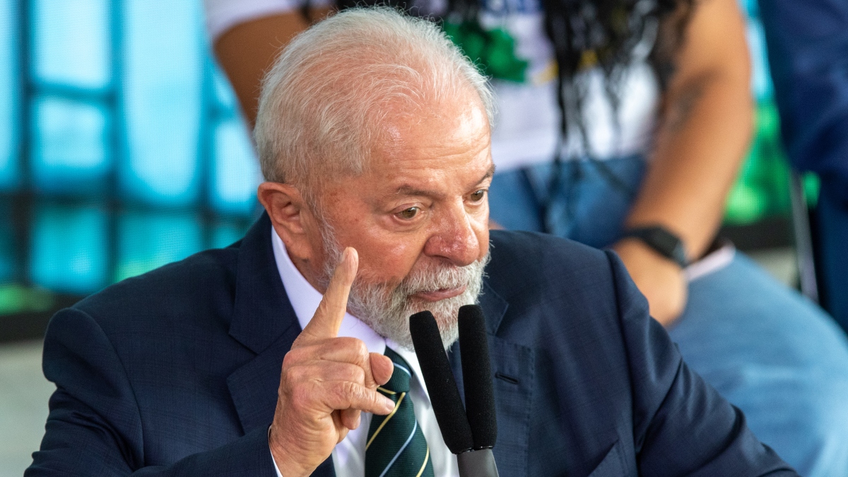 Medida é anunciada em meio a uma relação tensa de Lula com a imprensa, à qual o presidente não poupa críticas em seus discursos.