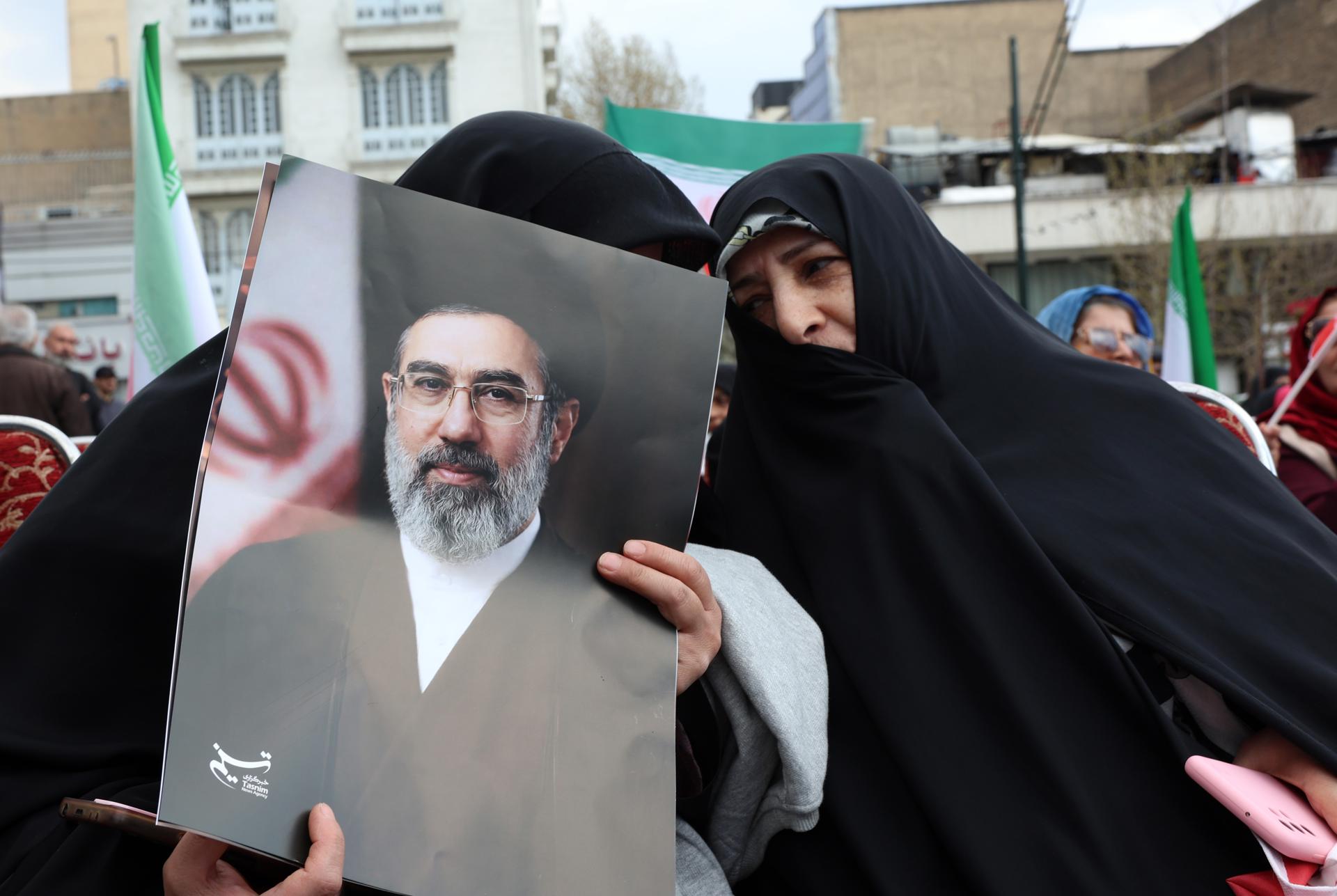 Líder supremo do Irã fala em “nova fase” para o Estreito de Ormuz