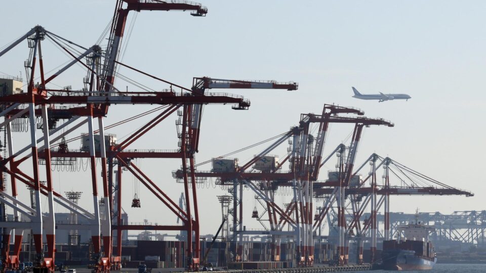 Balança comercial do Brasil tem pior superávit para março desde 2020