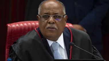 Ministro do STJ se declara impedido para julgar processos do Banco Master