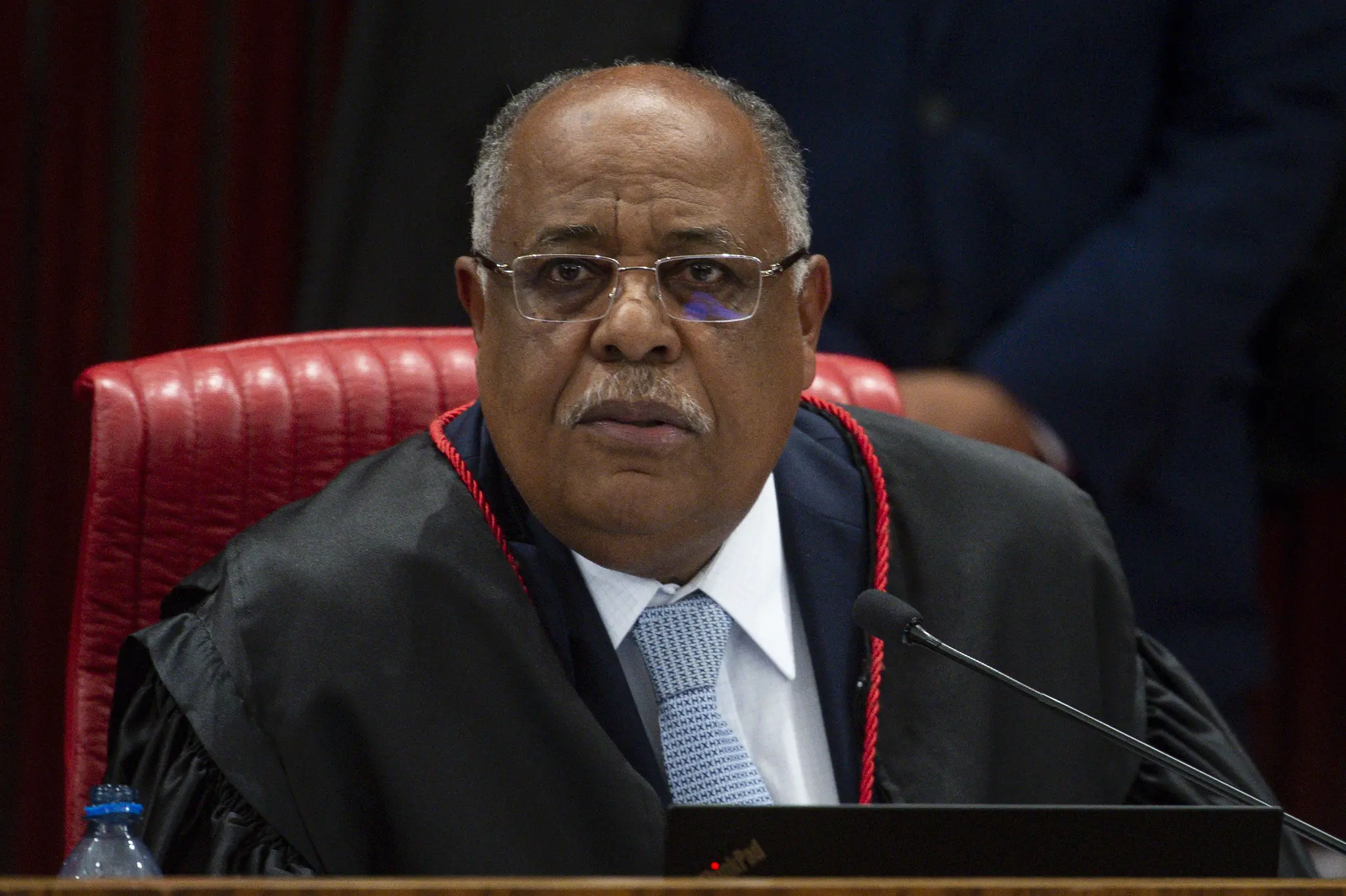 Ministro do STJ se declara impedido para julgar processos do Banco Master