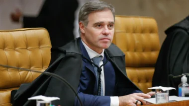 Mendonça será o relator de queixa-crime de Bolsonaro contra Janones