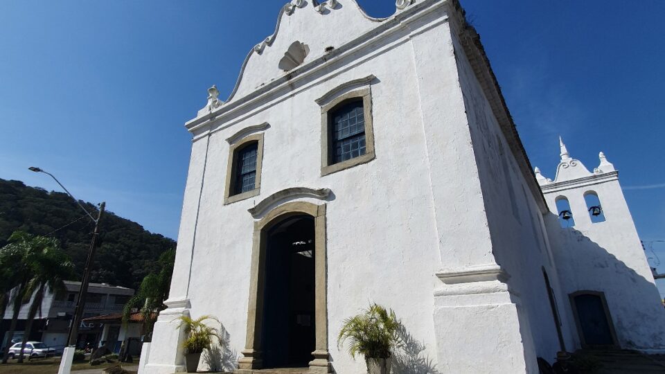 O que falta para a restauração da igreja de 250 anos construída com conchas e óleo de baleia