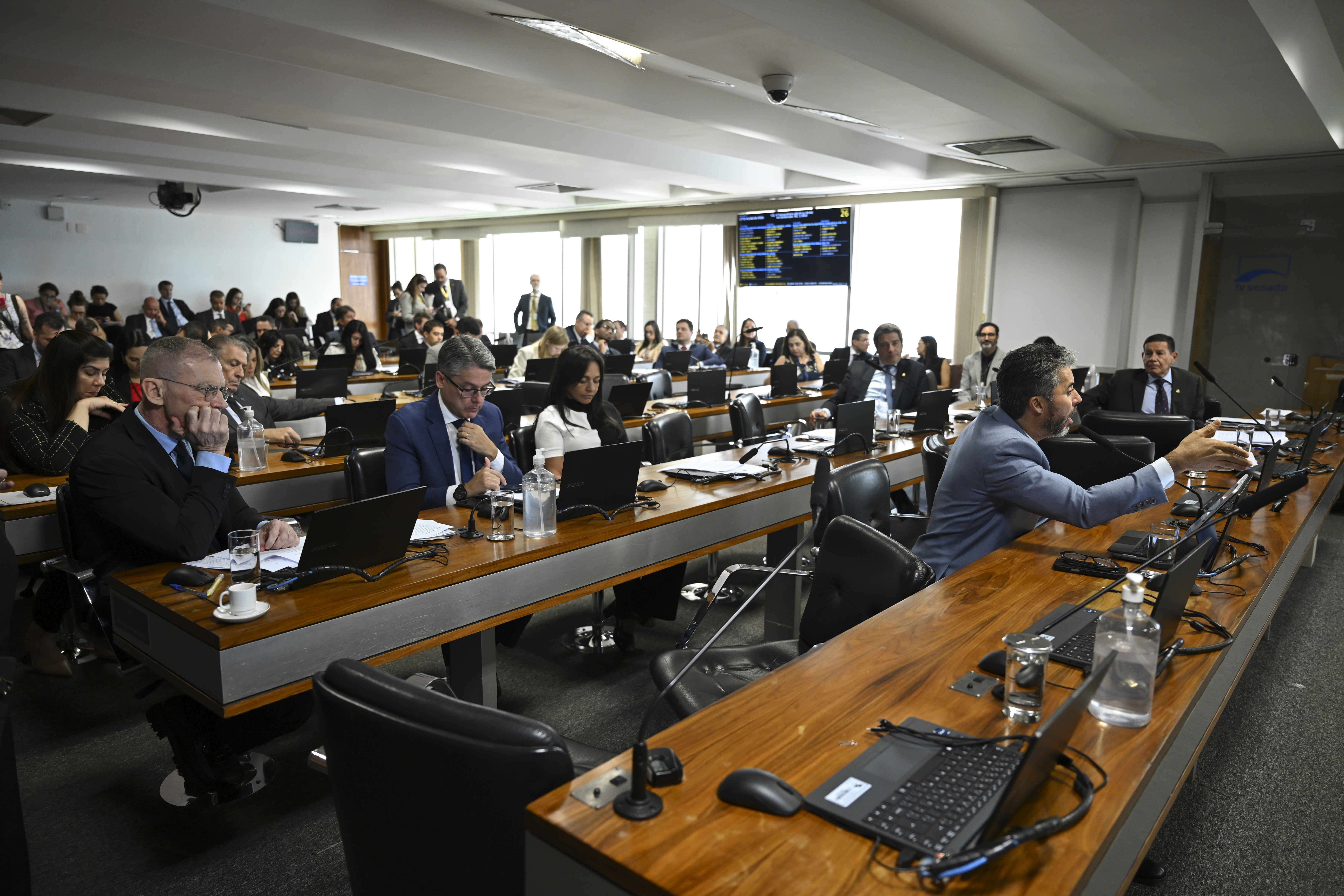 CCJ do Senado aprova fim da aposentadoria compulsória a juízes