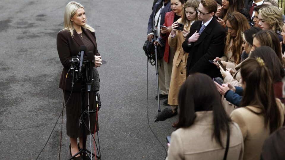 Casa Branca diz que Trump conversou com a China e Irã aceitou entregar urânio enriquecido