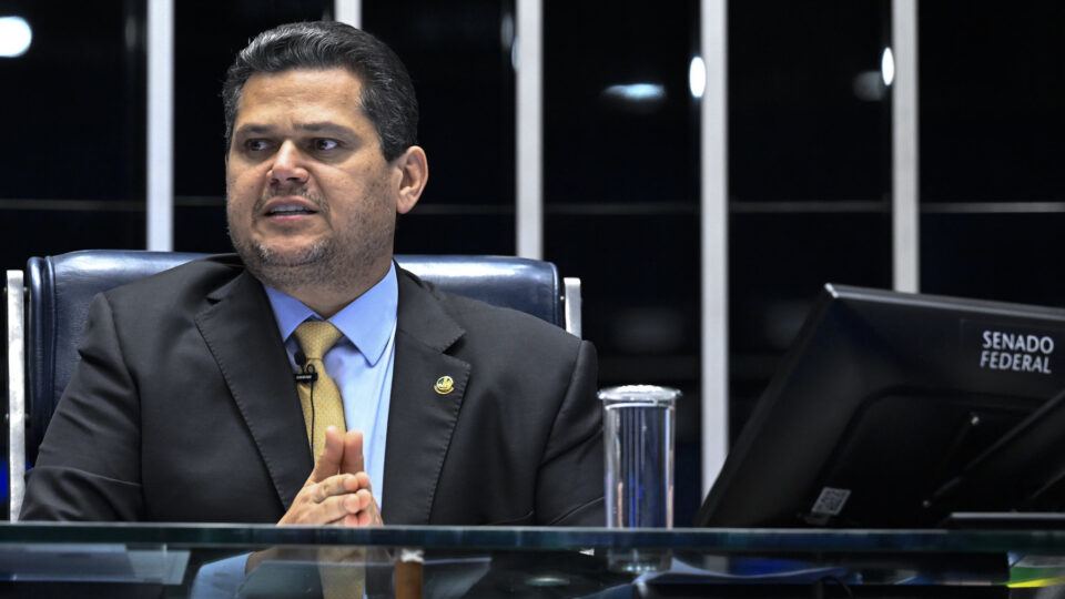 Alcolumbre e STF freiam avanço do caso Master no Congresso