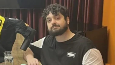 Após quatro anos de batalha judicial, Monark é inocentado, mas os prejuízos pessoais e profissionais permanecem.