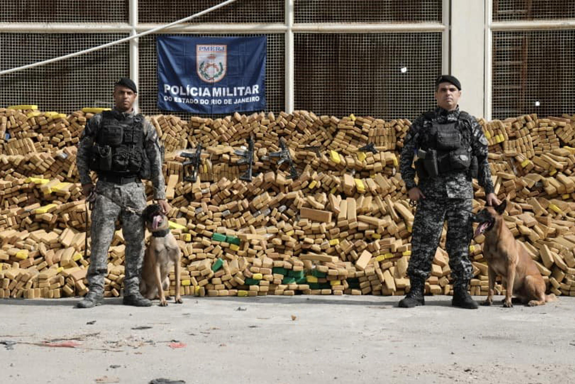 Polícia do Rio faz maior apreensão de maconha da história do Brasil