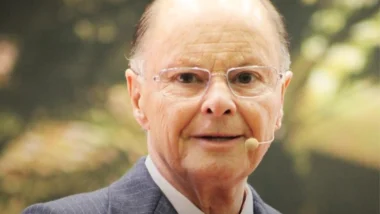 Banco comprador anunciou assinatura de documentos vinculantes. Procedimento ainda passará por BC e Cade.