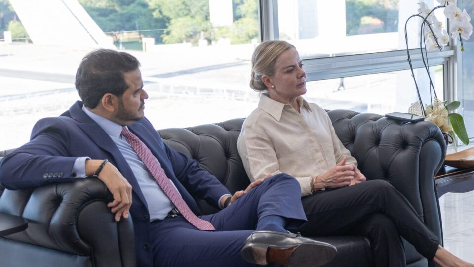 Gleisi ataca jornal por editorial contra Messias no STF: “se mete onde não deve”